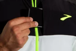 Brooks Men's Carbonite Vest - Icy Grey/Black/Nightlife (211358030) -Saucony || BROOKS || Hoka Shop 211358 030 D2 Carbonite Vest scaled